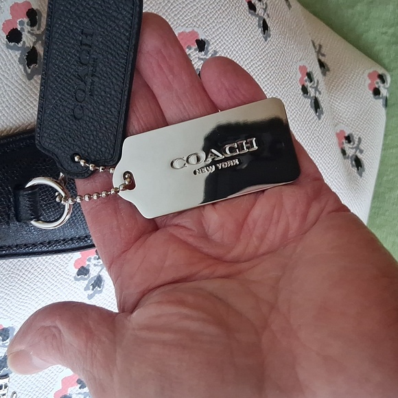 Coach Taxi Crossgrain Leather Tote Bramble Rose White Pink Floral Bag - Picture 2 of 16